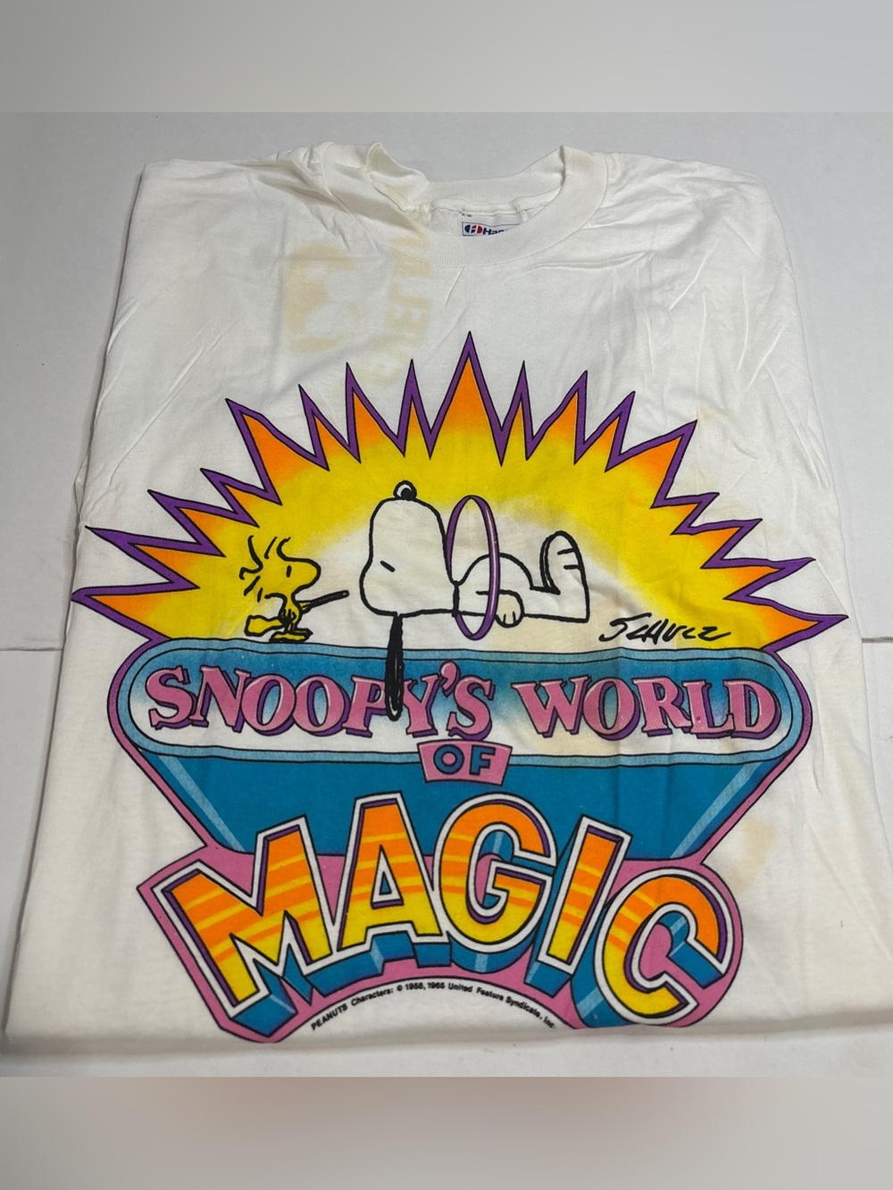 Snoopy’s World Of Magic Vintage Hanes T-Shirt  Graphic Size XL USA Single Stitch
